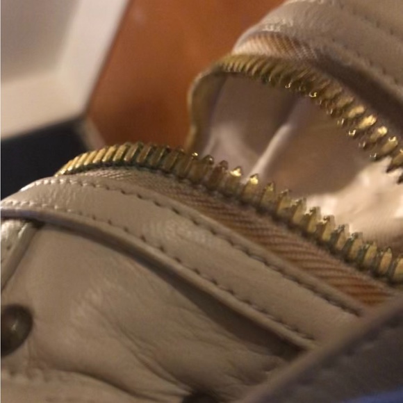 **BDAY MONTH SALE**Louis Vuitton Vintage Rivete cream handbag - Picture 15 of 17